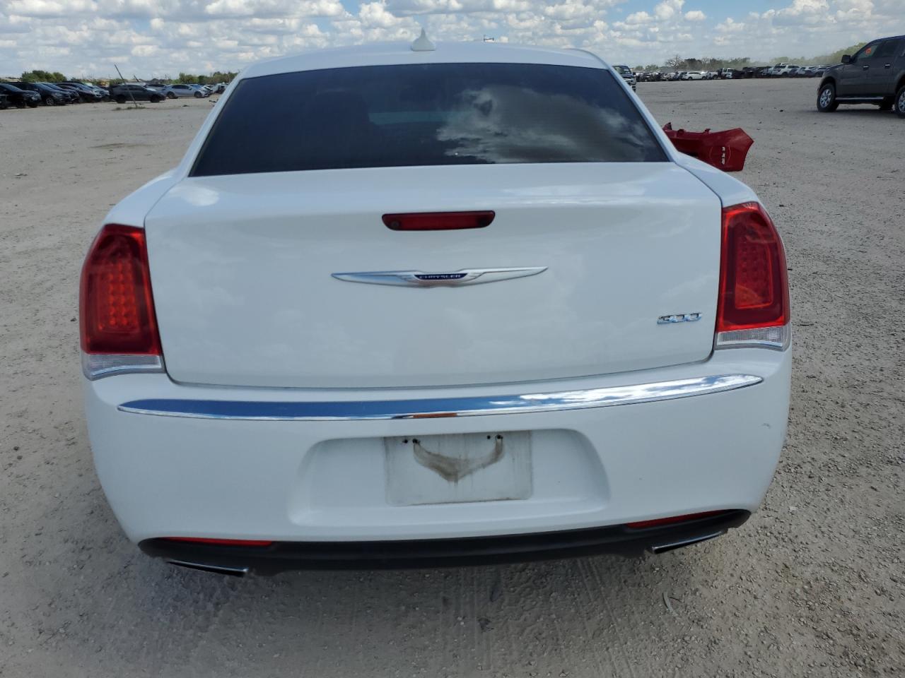 2C3CCAAG5JH278318 2018 Chrysler 300 Touring