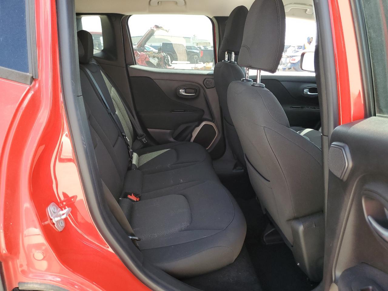 ZACCJABT3FPB38805 2015 Jeep Renegade Latitude