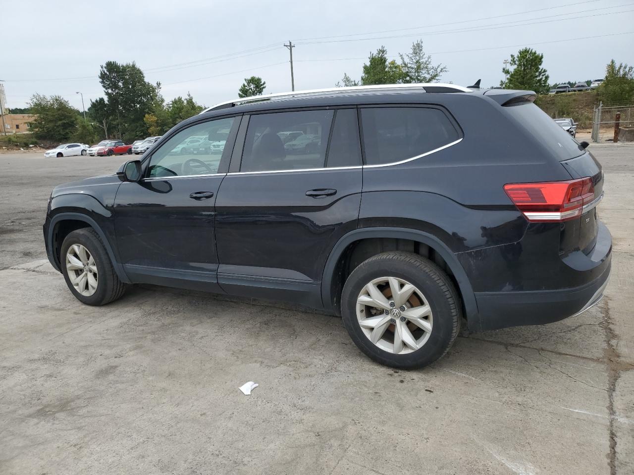 1V2CR2CA5JC582694 2018 VOLKSWAGEN ATLAS - Image 2