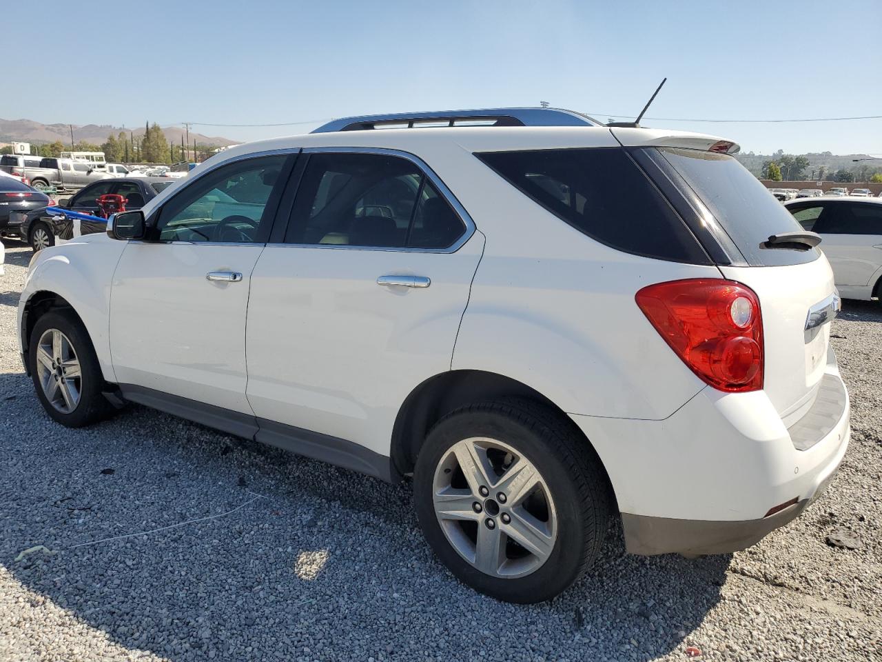 1GNALDEKXFZ124978 2015 CHEVROLET EQUINOX - Image 2