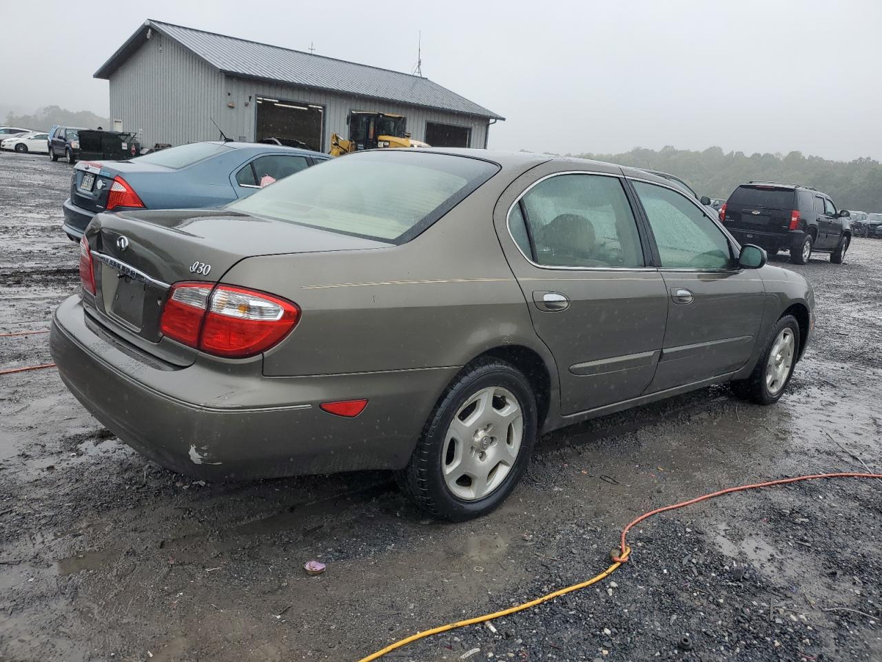 2001 Infiniti I - Image 3