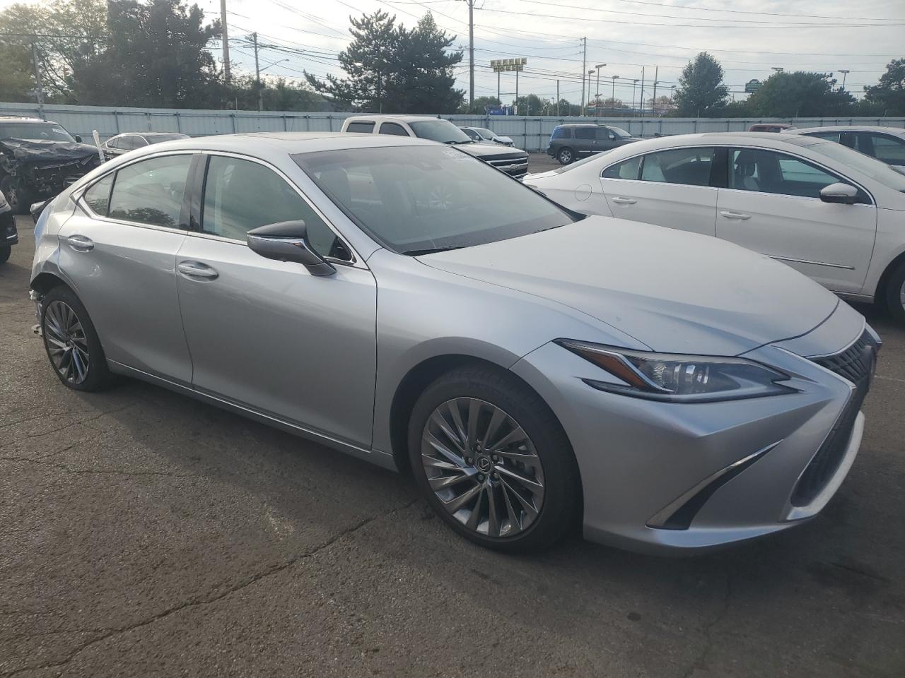 2024 Lexus ES - Image 4