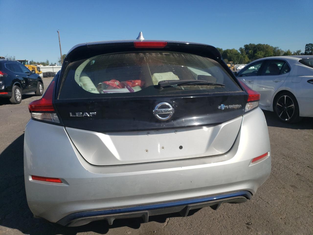 1N4AZ1CP3JC300565 2018 Nissan Leaf S