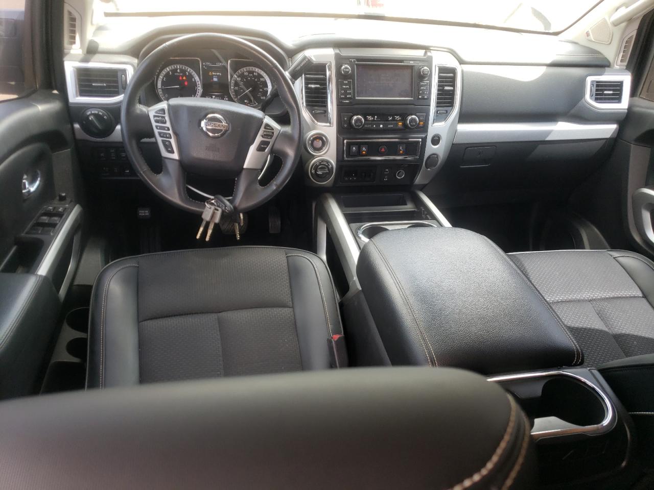 1N6AA1E55JN514519 2018 Nissan Titan Sv