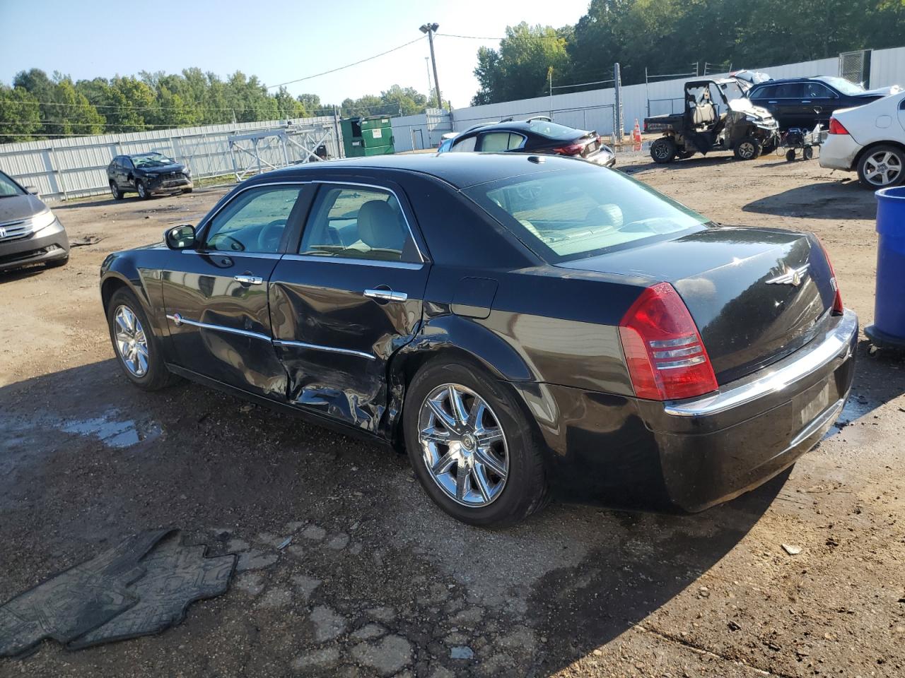 2007 Chrysler 300 - Image 2