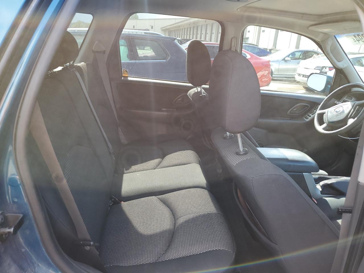 2005 Mazda Tribute - Image 11