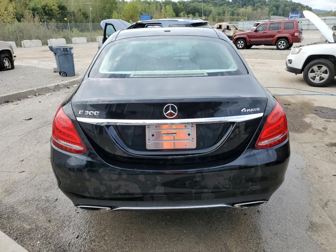 2015 Mercedes-Benz C 300 4Matic VIN: 55SWF4KB0FU001947 Lot: 72615204