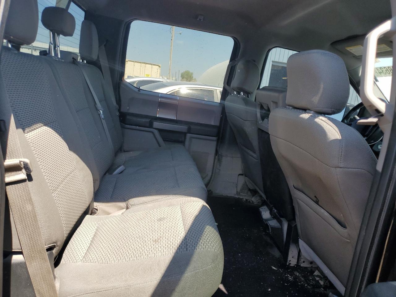 2015 Ford F-150 - Image 10
