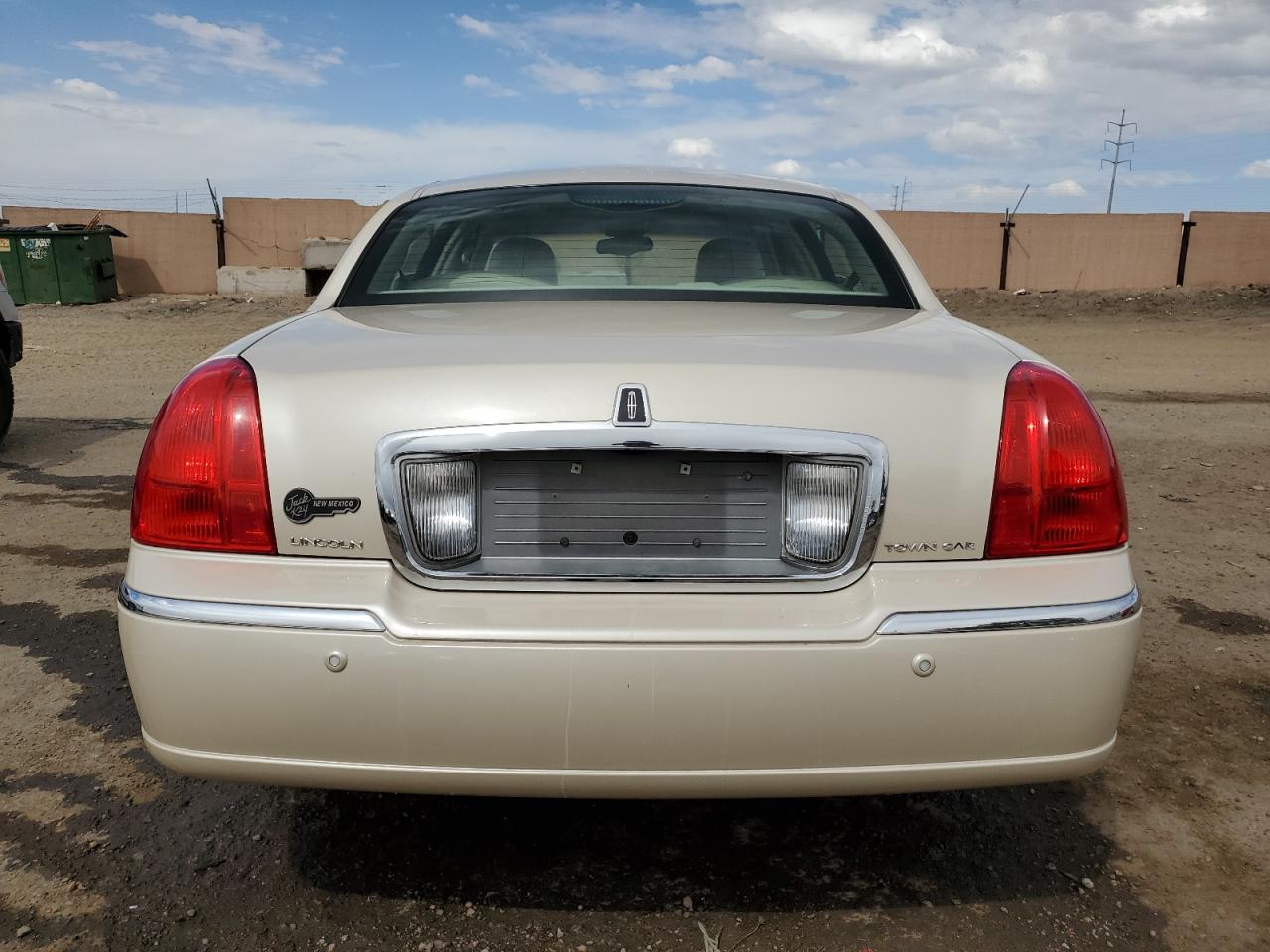 1LNHM83W93Y686532 2003 Lincoln Town Car Cartier