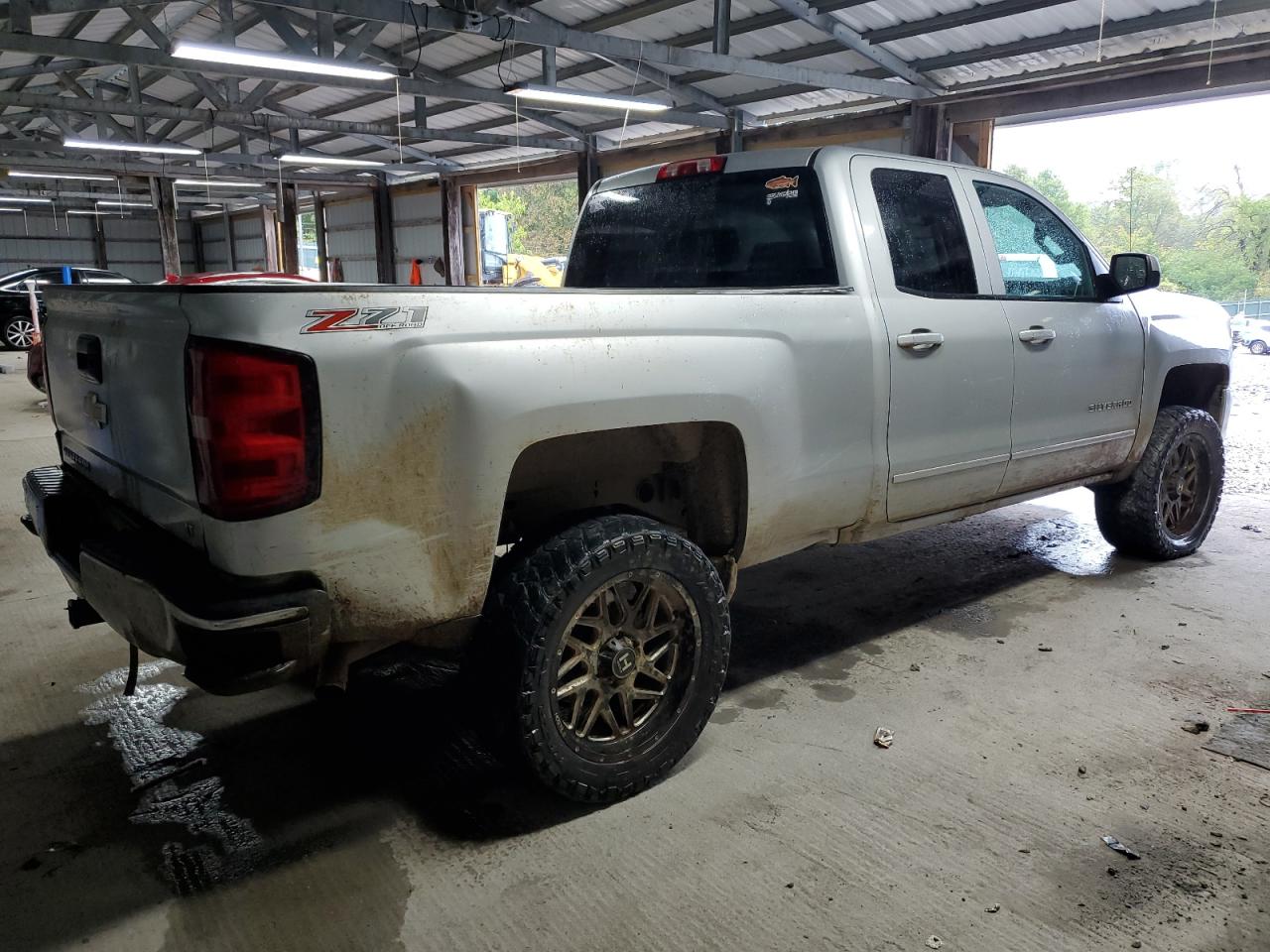 2017 Chevrolet Silverado - Image 3