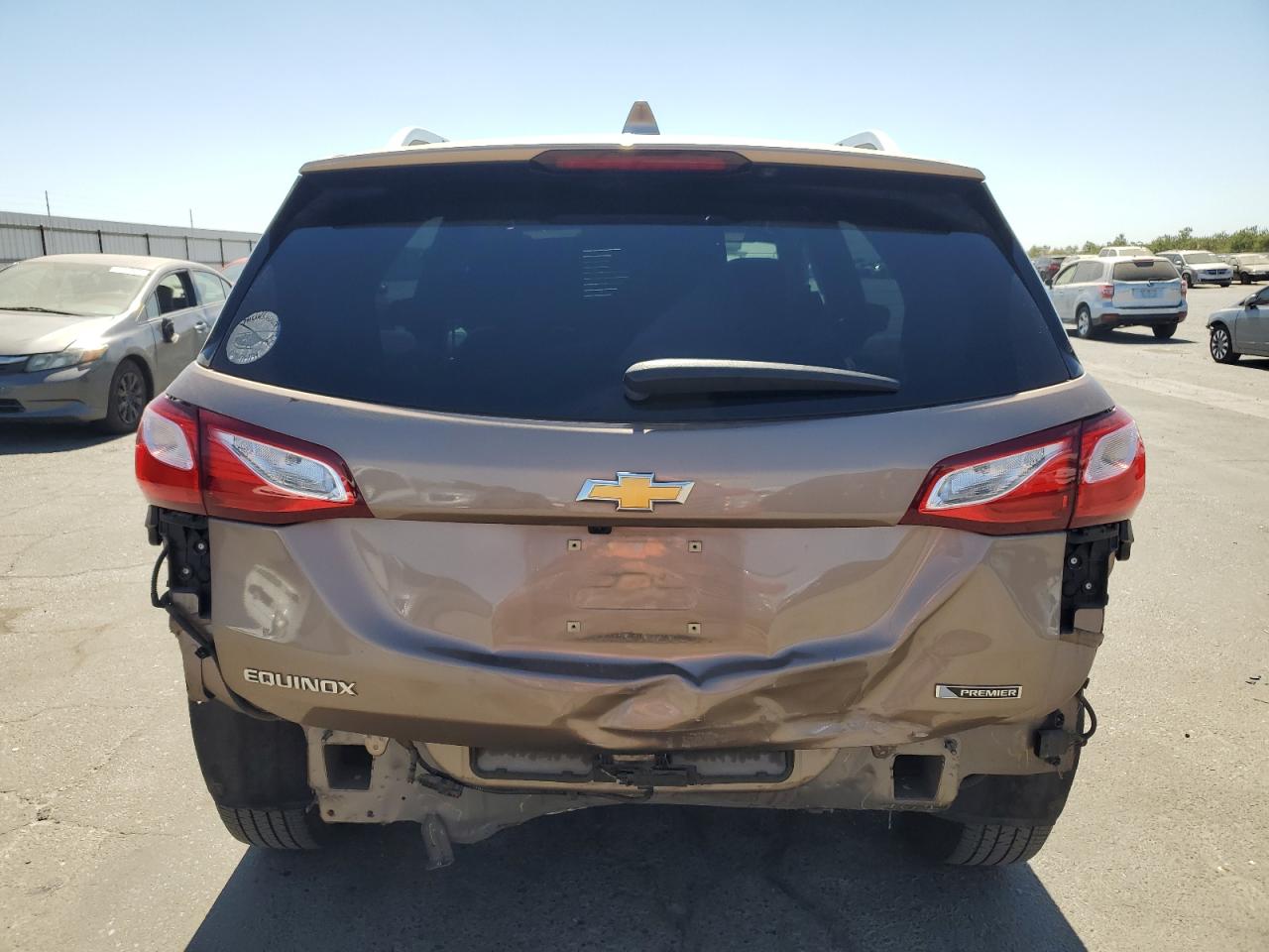 2GNAXMEV5J6236851 2018 Chevrolet Equinox Premier