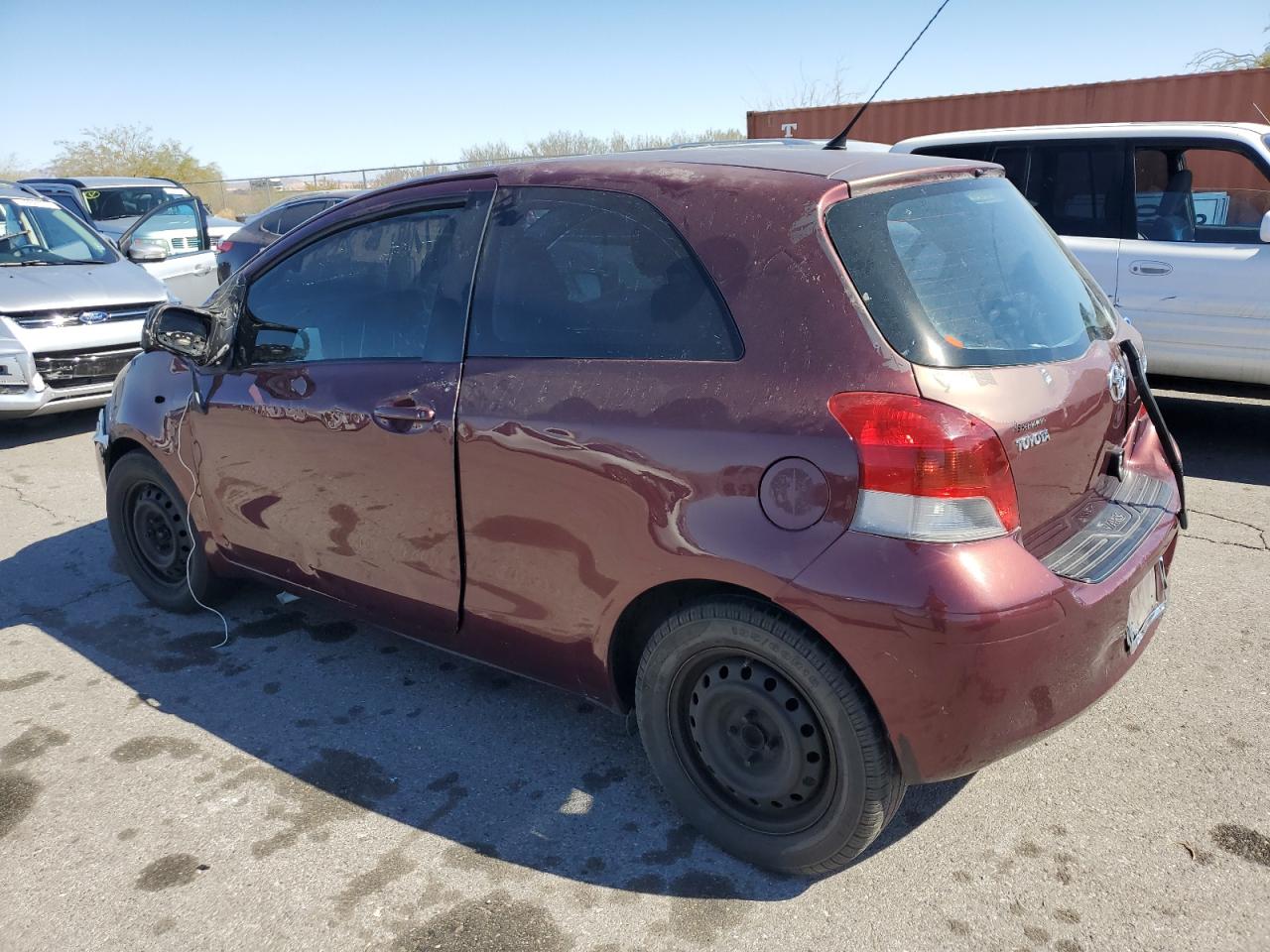2010 Toyota Yaris - Image 2