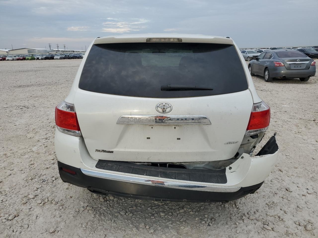 VIN 5TDBK3EH9DS230173 2013 TOYOTA HIGHLANDER no.6