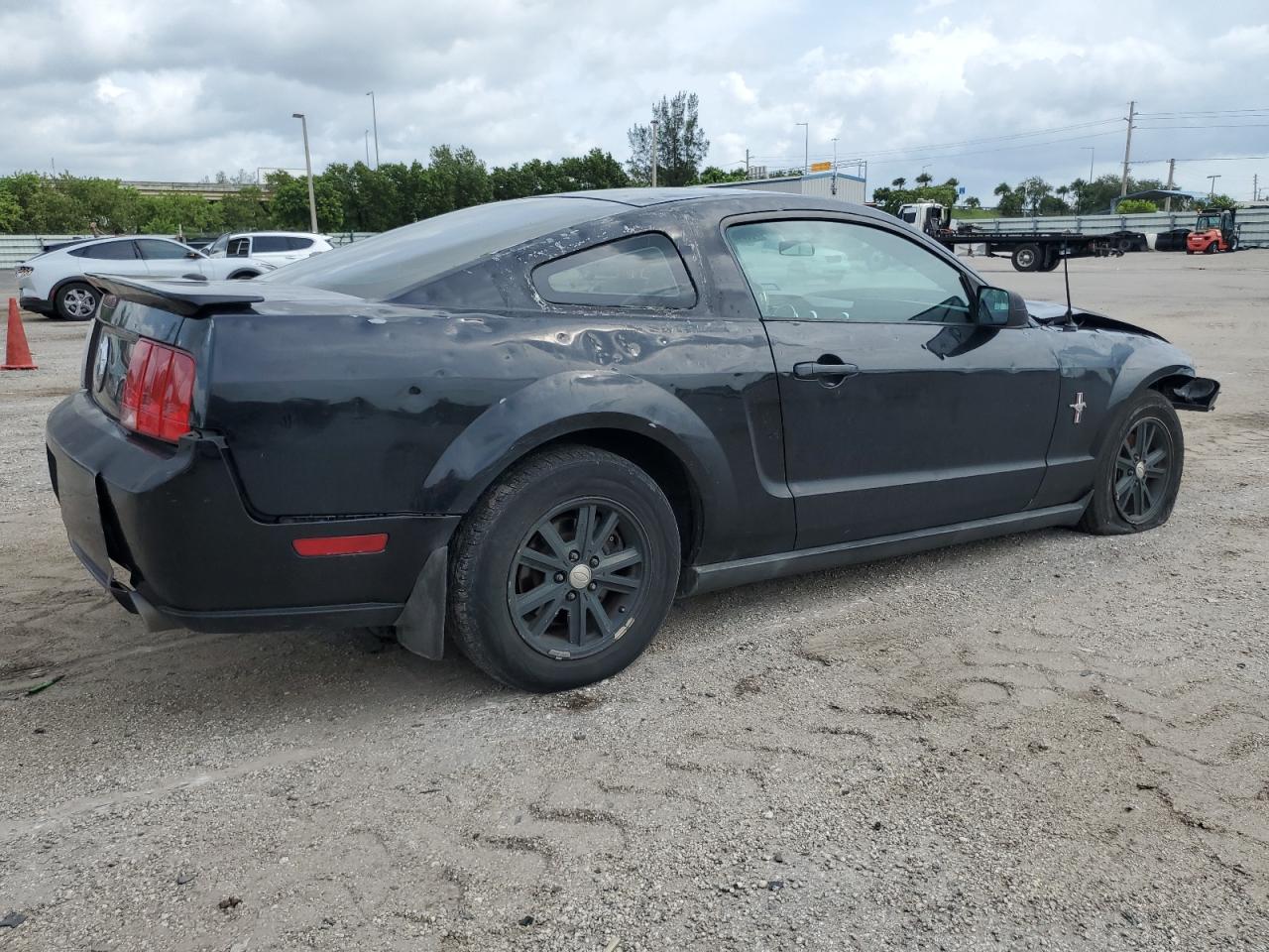 2007 Ford Mustang - Image 3