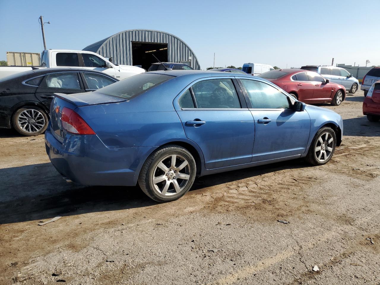 2010 Mercury Milan - Image 3