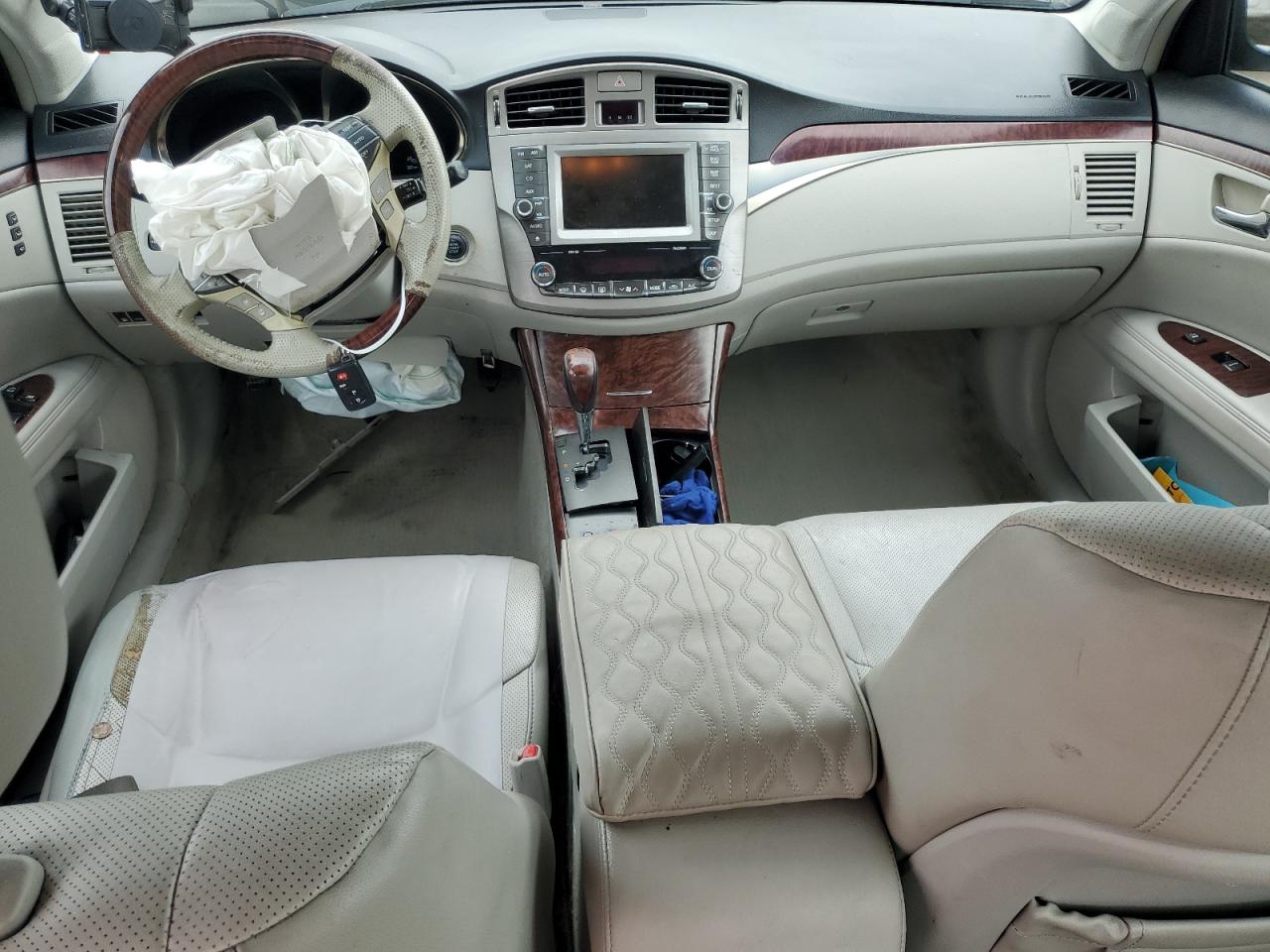 2011 Toyota Avalon - Image 8