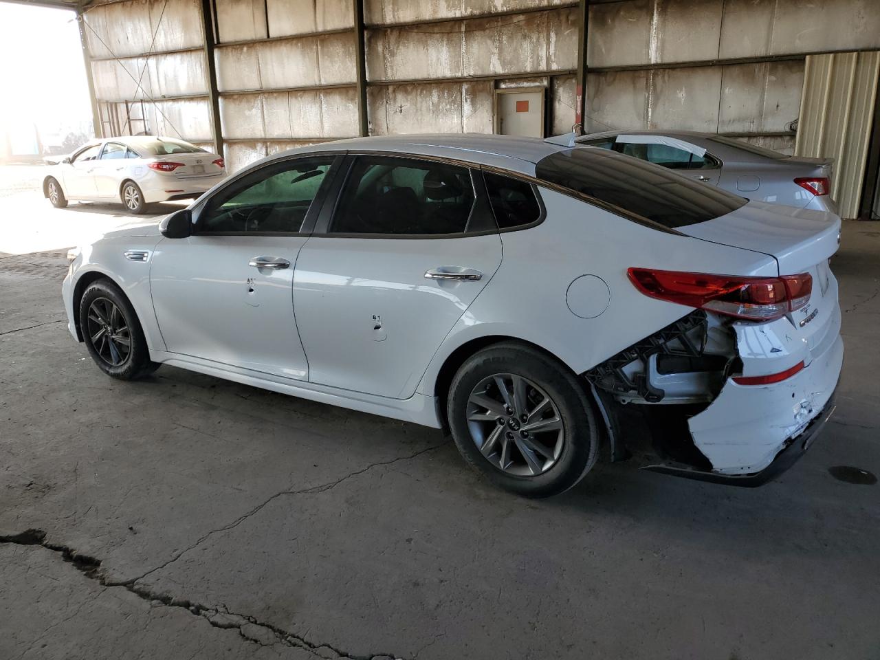 5XXGT4L33KG322359 2019 KIA OPTIMA - Image 2