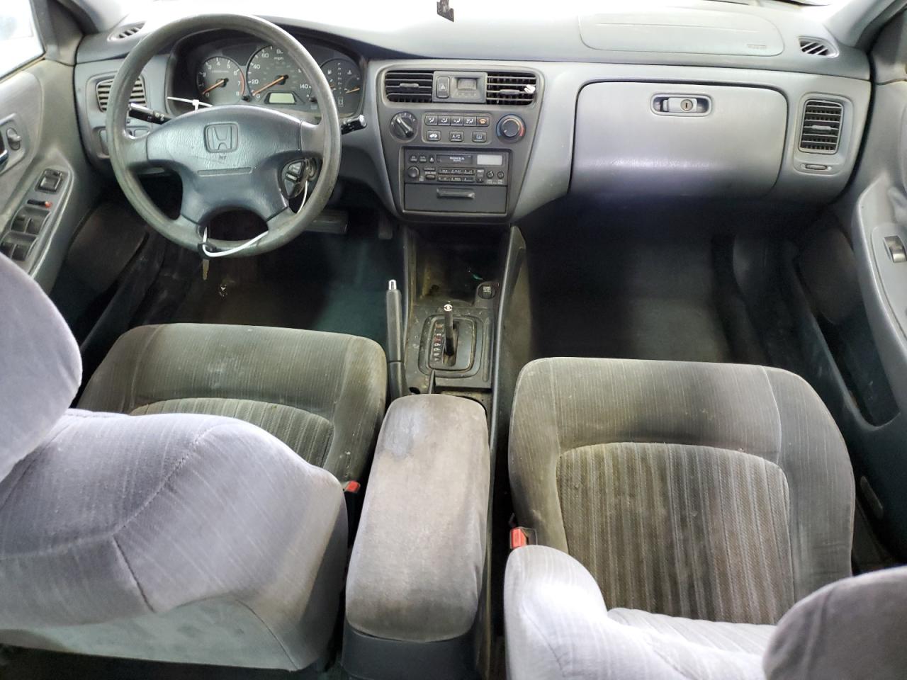 1HGCG5641WA162160 1998 Honda Accord Lx