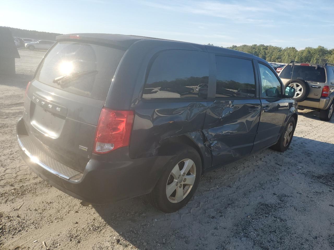 2C4RDGBG8DR762955 2013 Dodge Grand Caravan Se