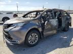 2021 Toyota Sienna Xle na sprzedaż w Sun Valley, CA - Burn