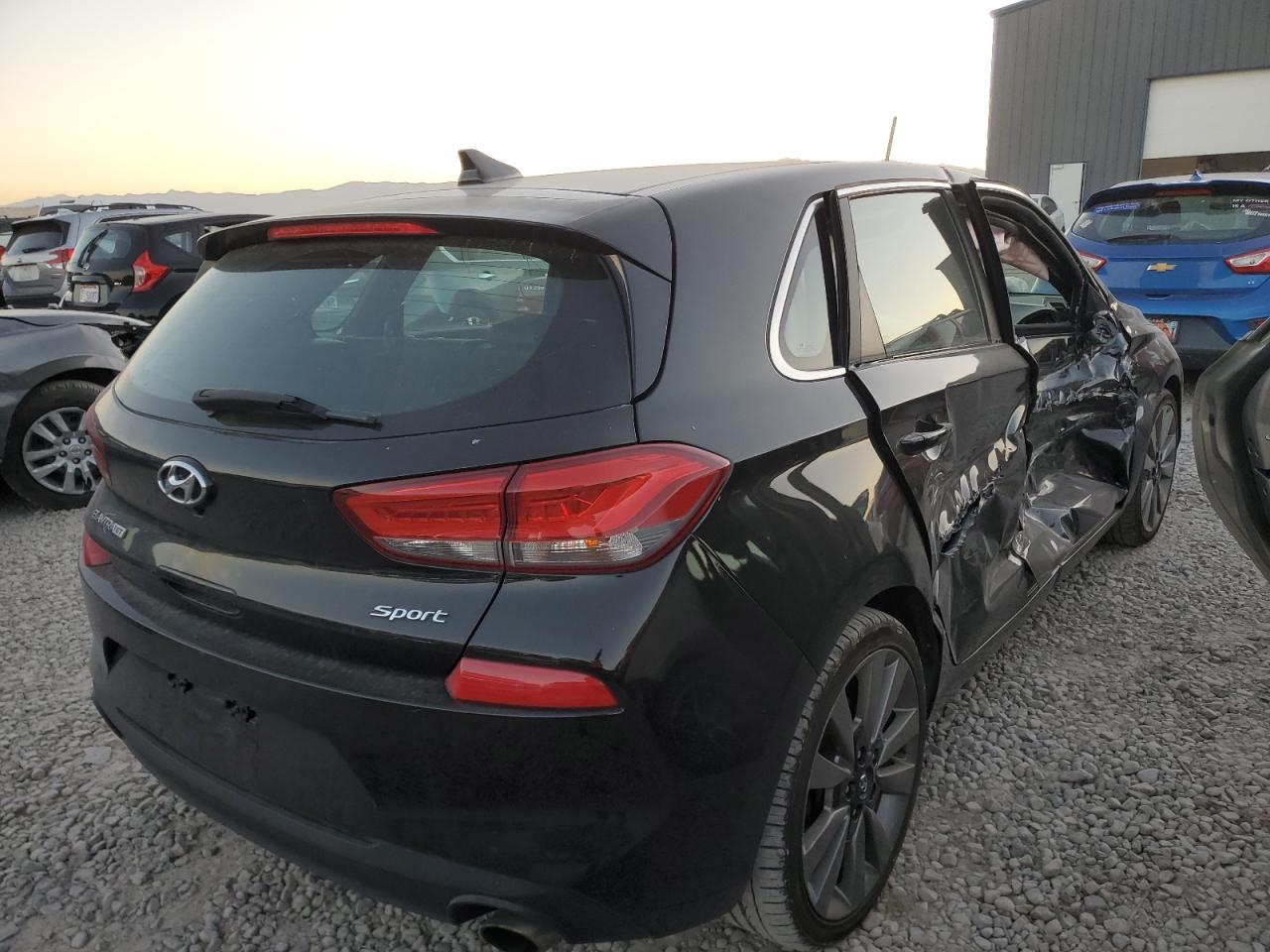 2018 Hyundai Elantra - Image 3