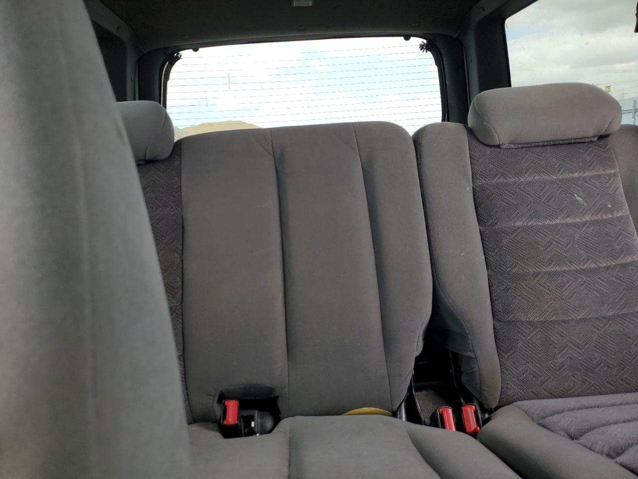 2000 Ford Explorer - Image 10