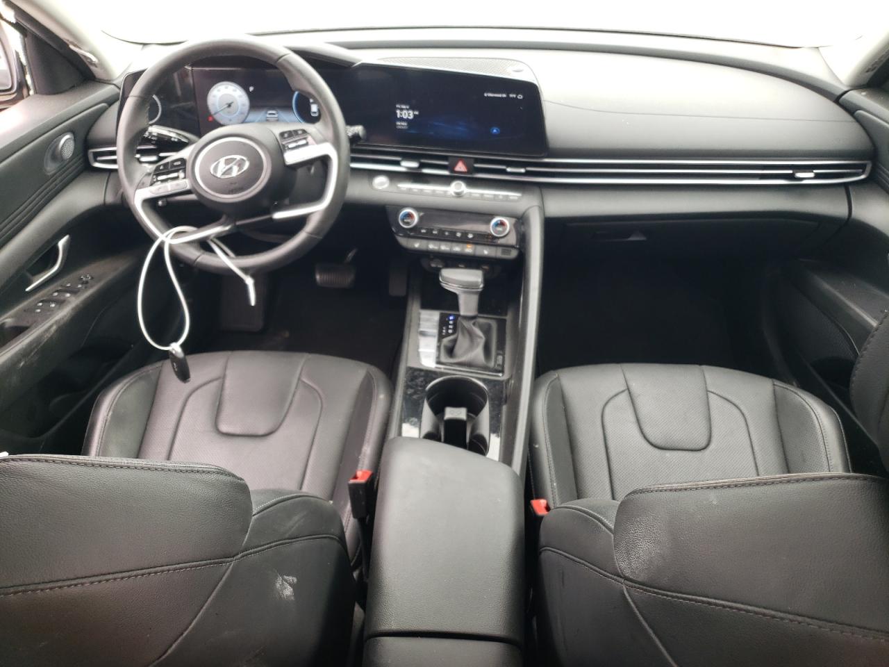2023 Hyundai Elantra - Image 8