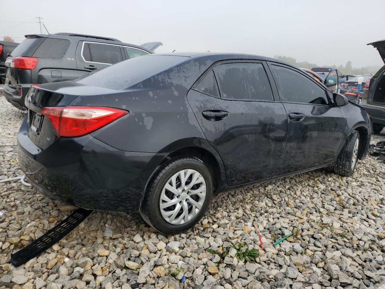 VIN 5YFBURHE0KP931236 2019 TOYOTA COROLLA no.3