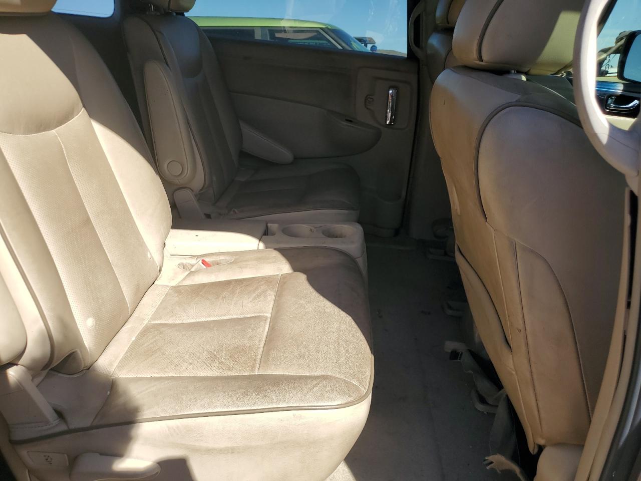 2015 Nissan Quest - Image 12