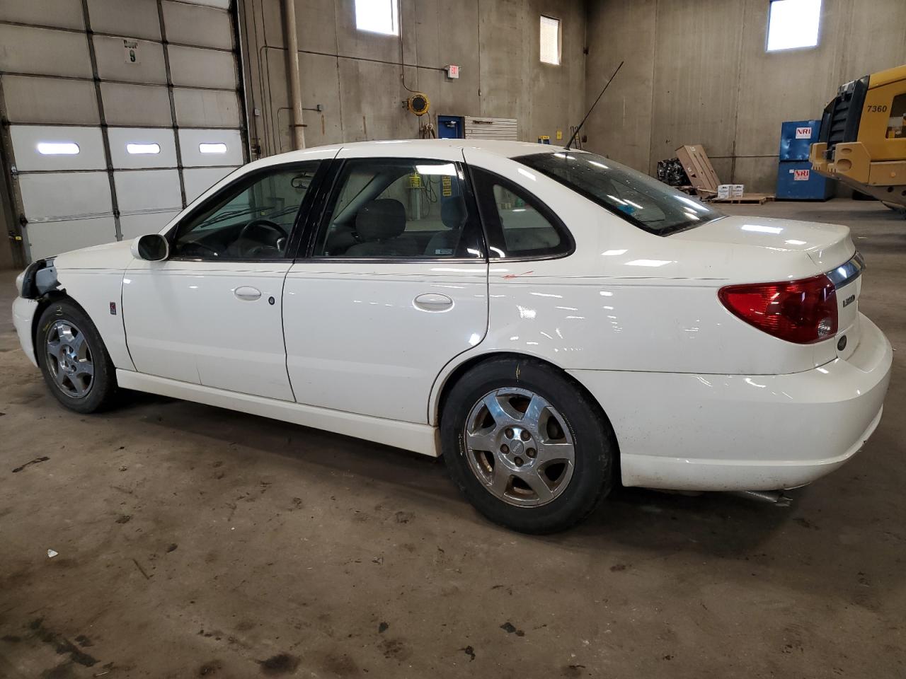 2003 Saturn LW - Image 2