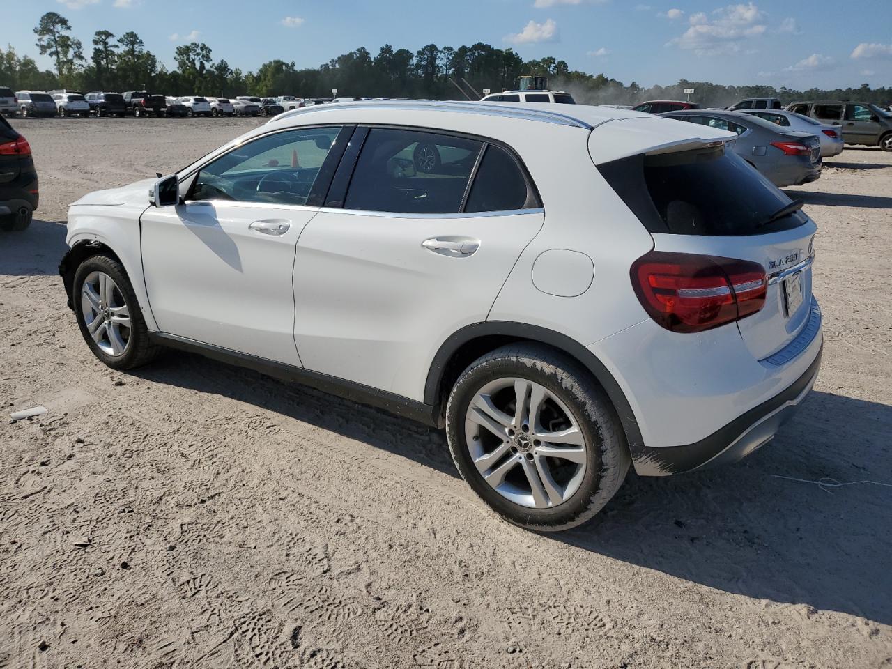 WDCTG4EB0LU028396 2020 MERCEDES-BENZ GLA CLASS - Image 2