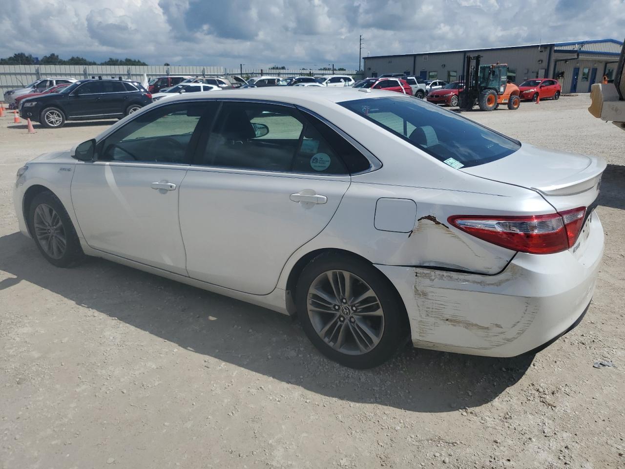 4T1BD1FK2FU158851 2015 TOYOTA CAMRY - Image 2