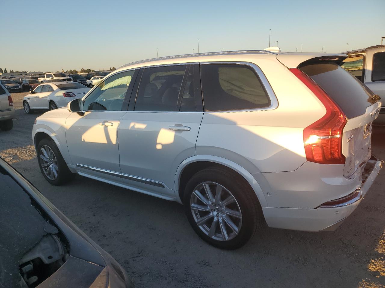 YV4A22PL5H1133429 2017 VOLVO XC90 - Image 2