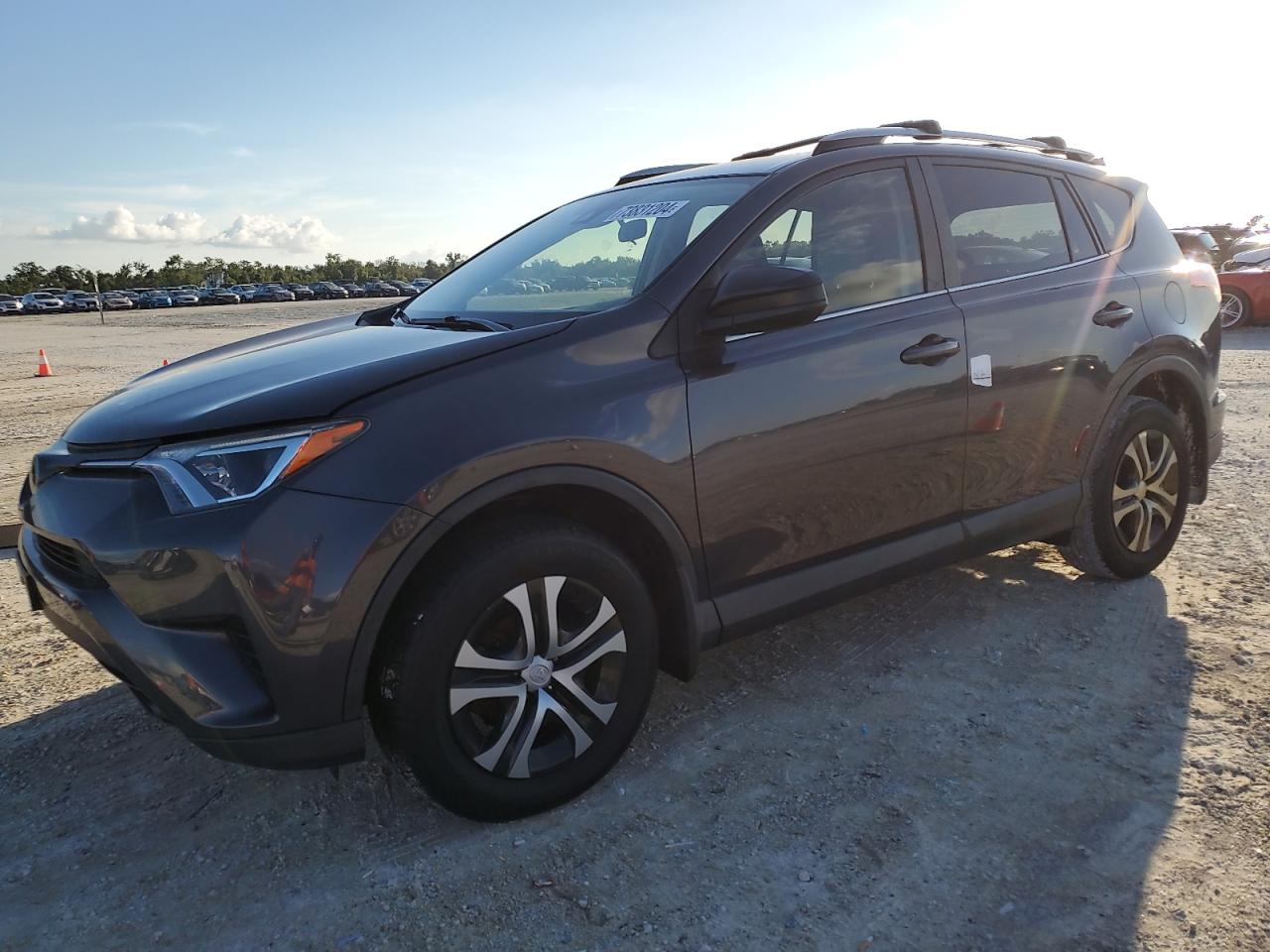 JTMBFREV7HJ136583 2017 TOYOTA RAV 4 - Image 1