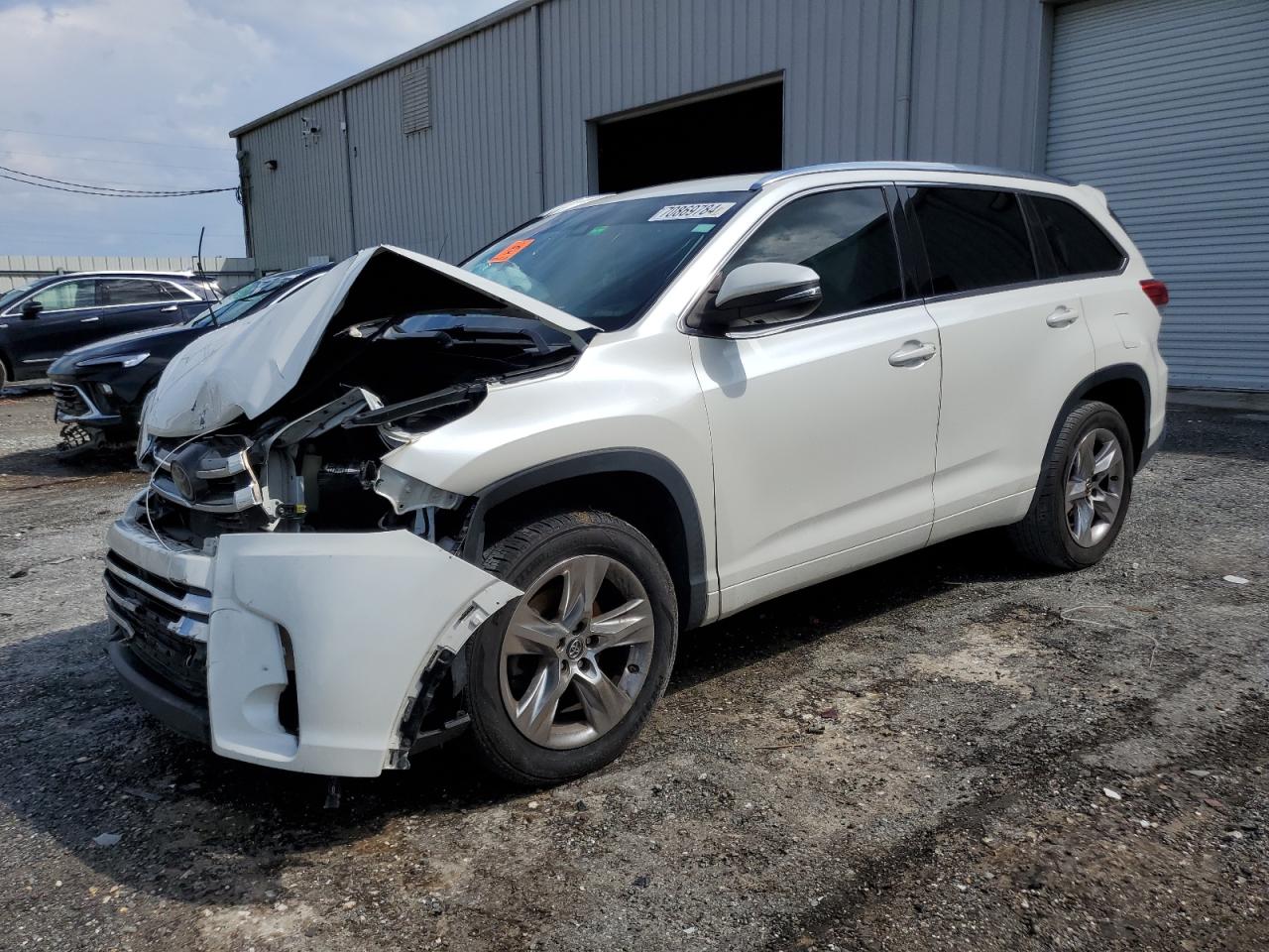 5TDYZRFH6JS267278 2018 TOYOTA HIGHLANDER - Image 1