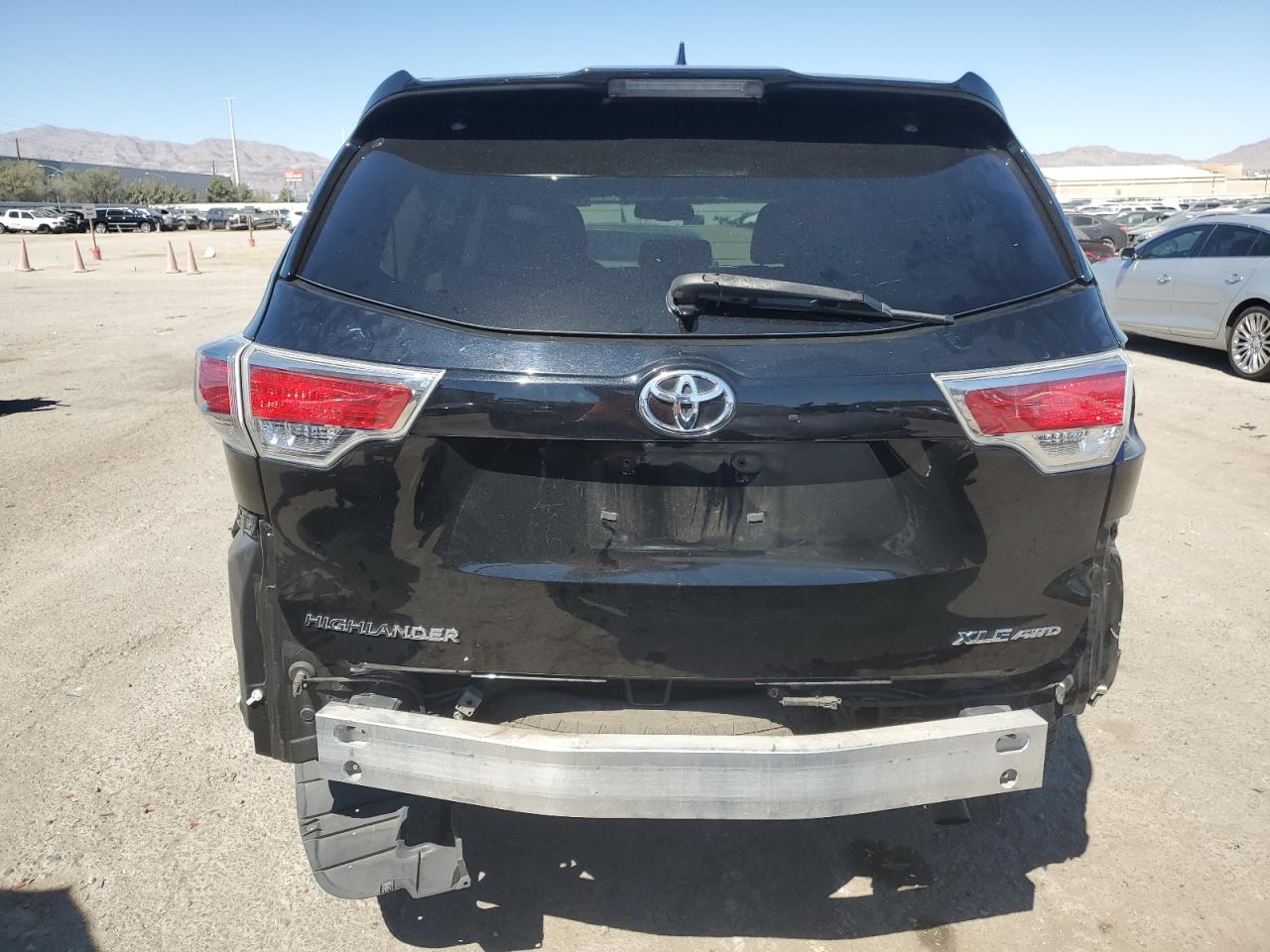 2015 Toyota Highlander Xle VIN: 5TDJKRFH2FS143151 Lot: 71655084