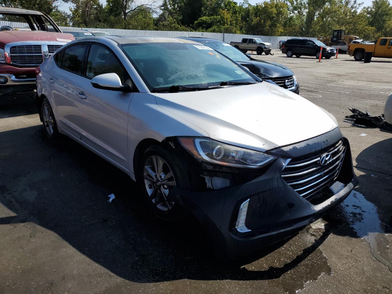 2017 Hyundai Elantra - Image 4