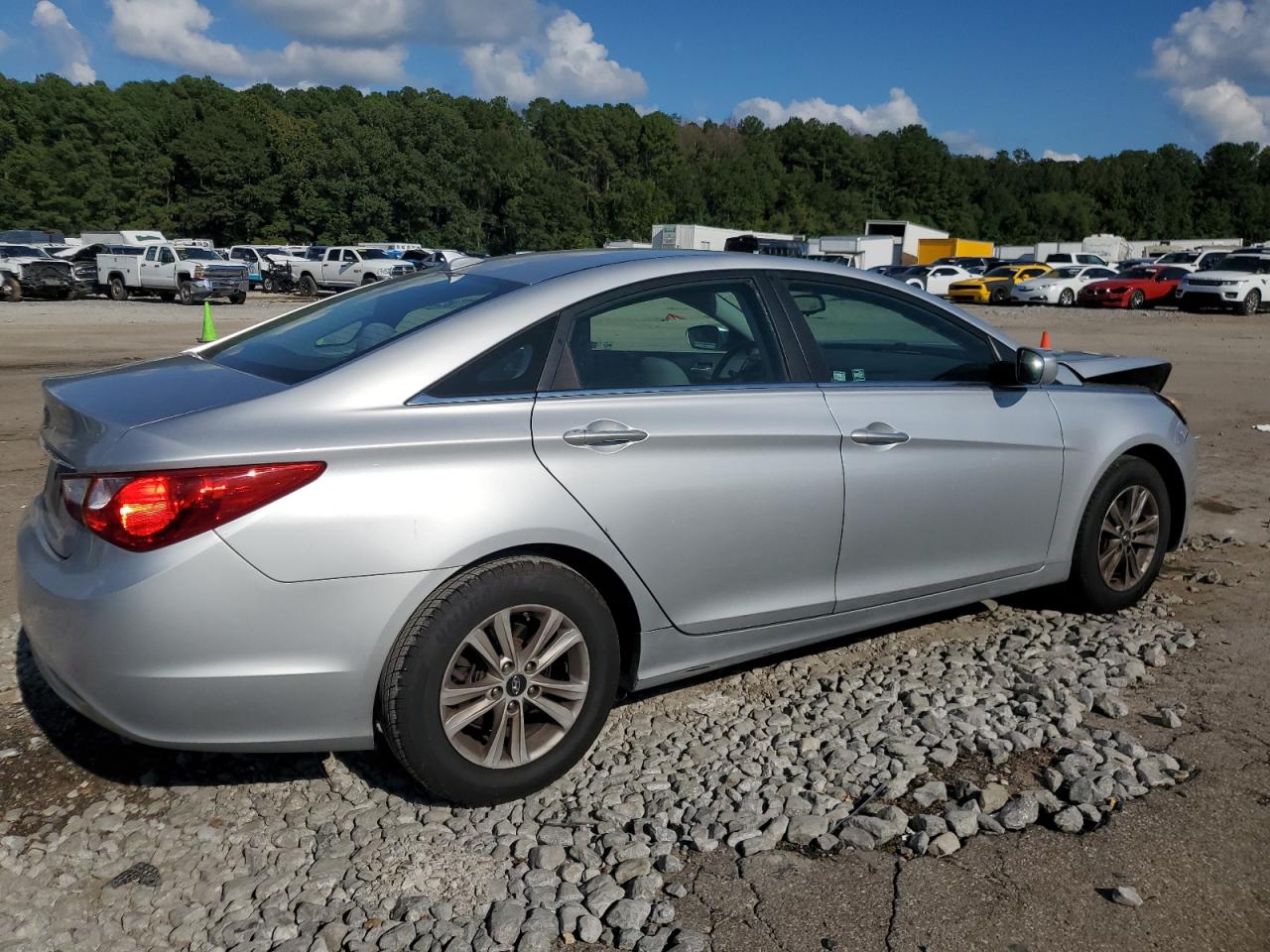 2013 Hyundai Sonata - Image 3