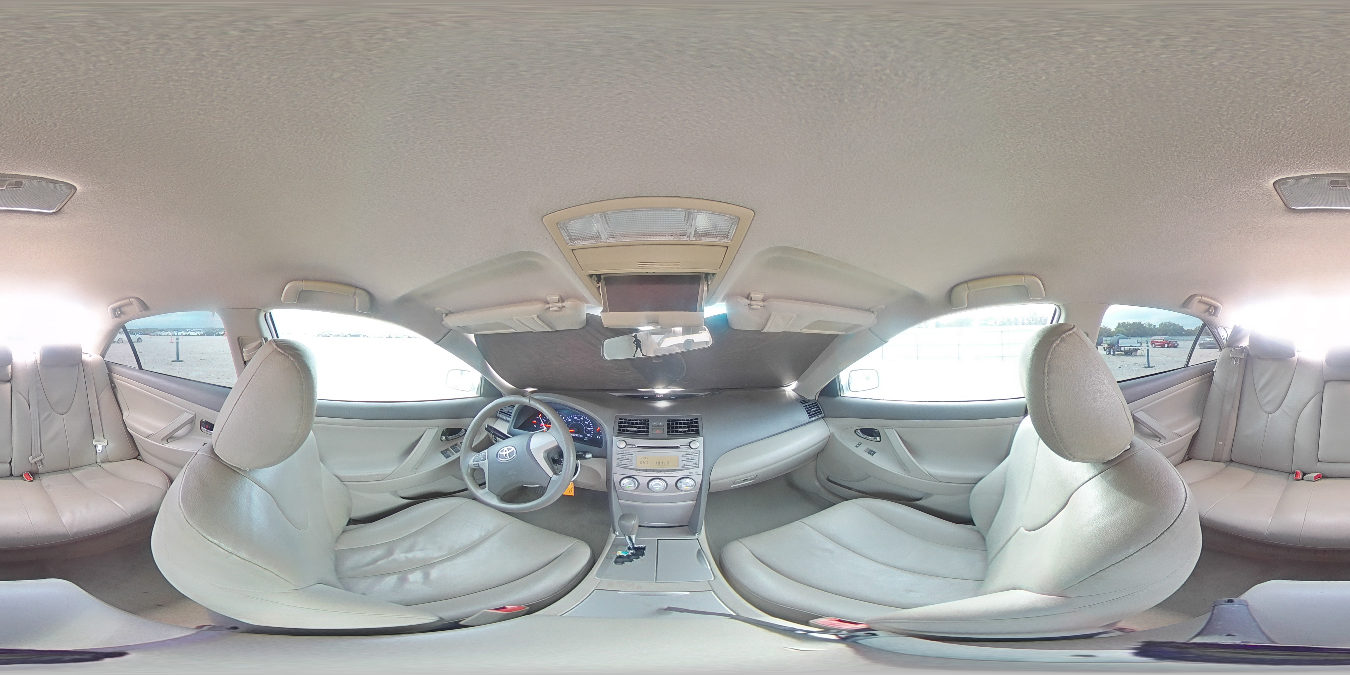 2011 Toyota Camry - Image 13