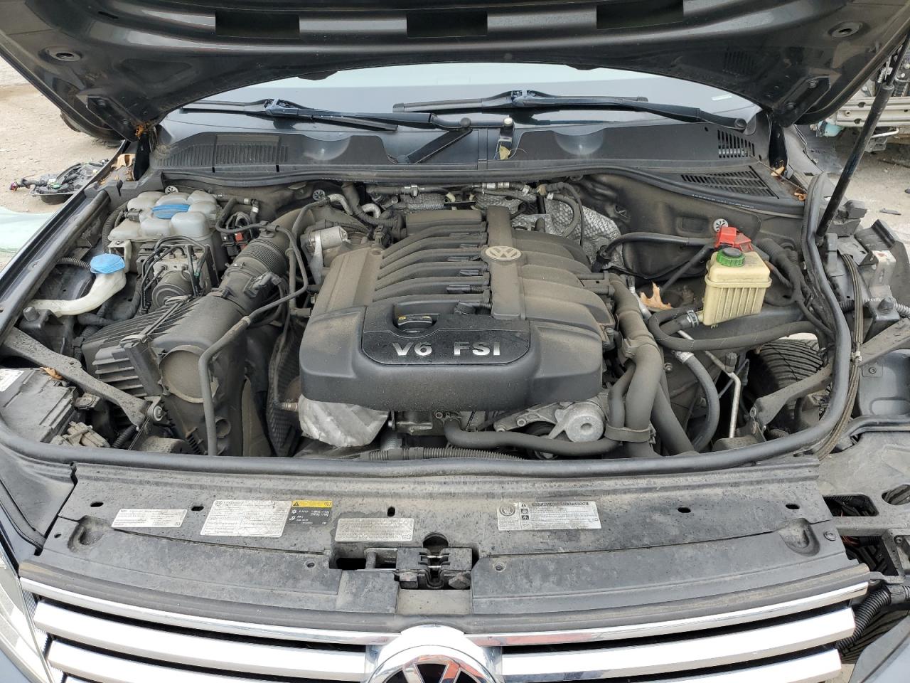 WVGEF9BP8FD007326 2015 Volkswagen Touareg V6