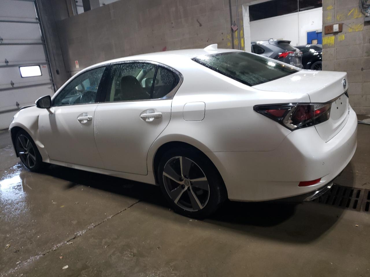 JTHCZ1BL4GA004135 2016 LEXUS GS - Image 2