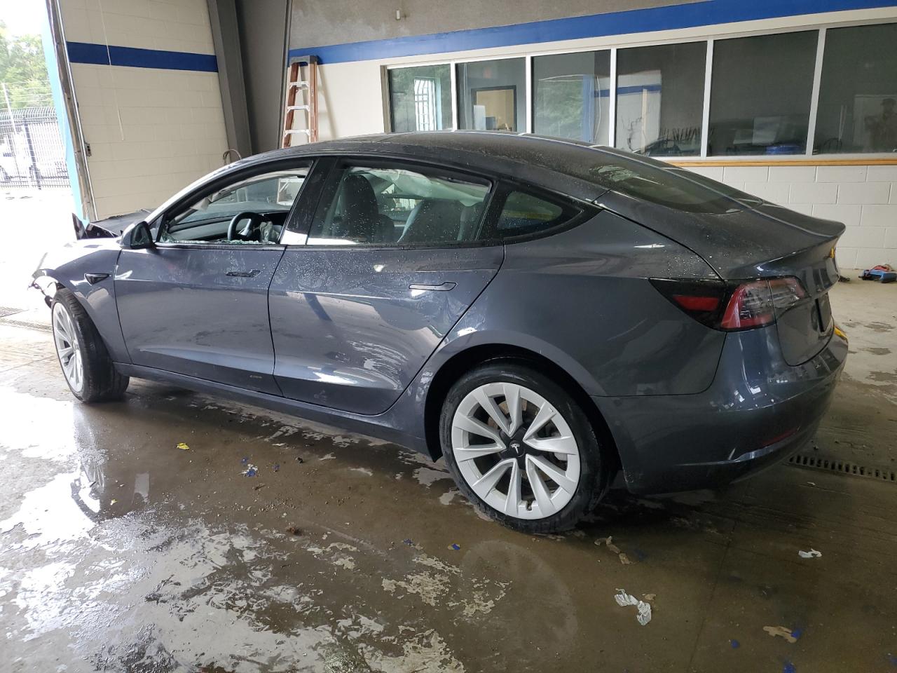 5YJ3E1EA7NF372112 2022 TESLA MODEL 3 - Image 2