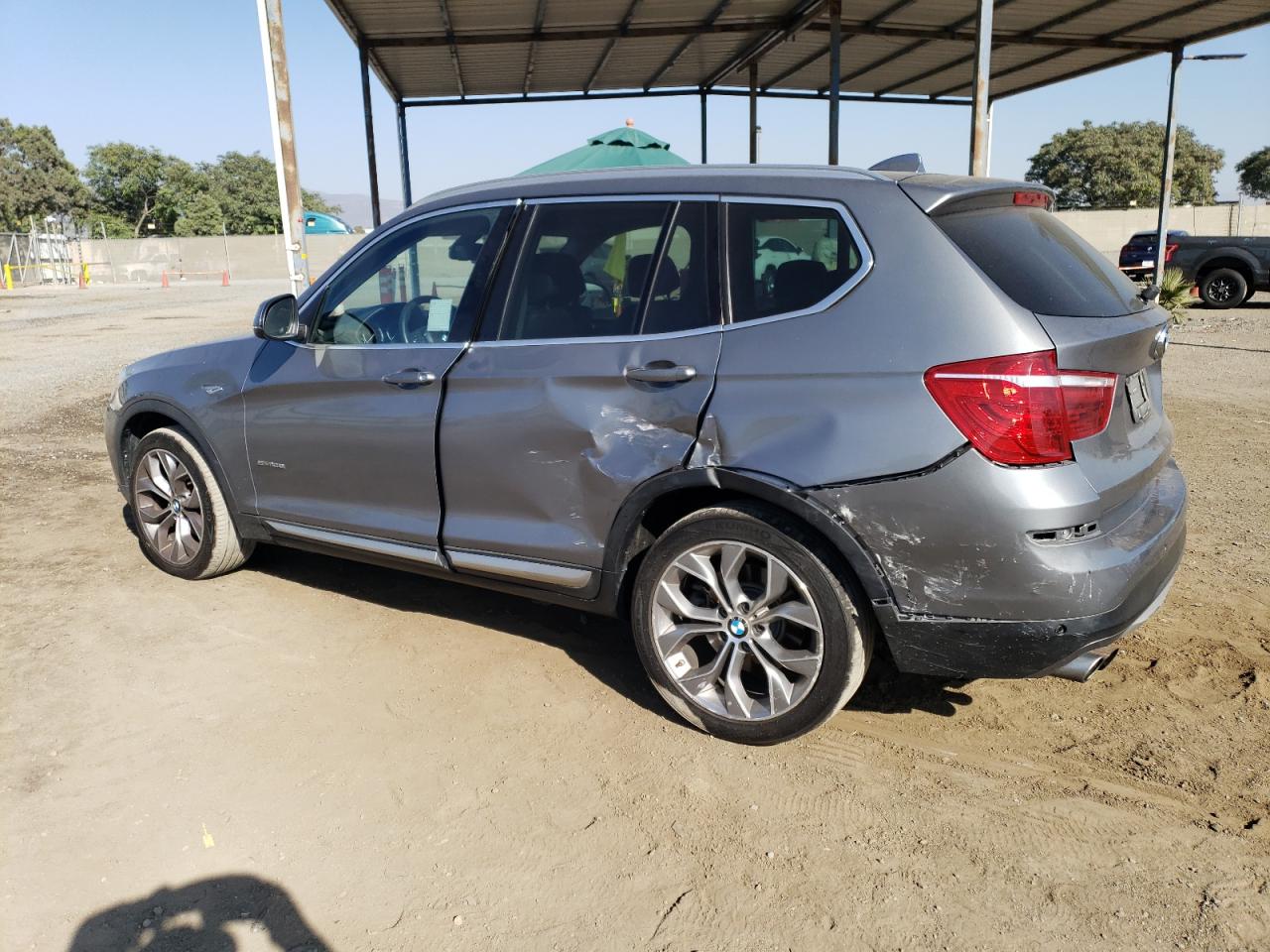 5UXWZ7C30H0V92105 2017 BMW X3 - Image 2