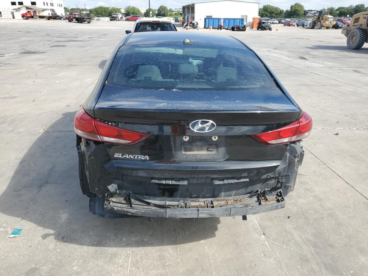2017 Hyundai Elantra - Image 6