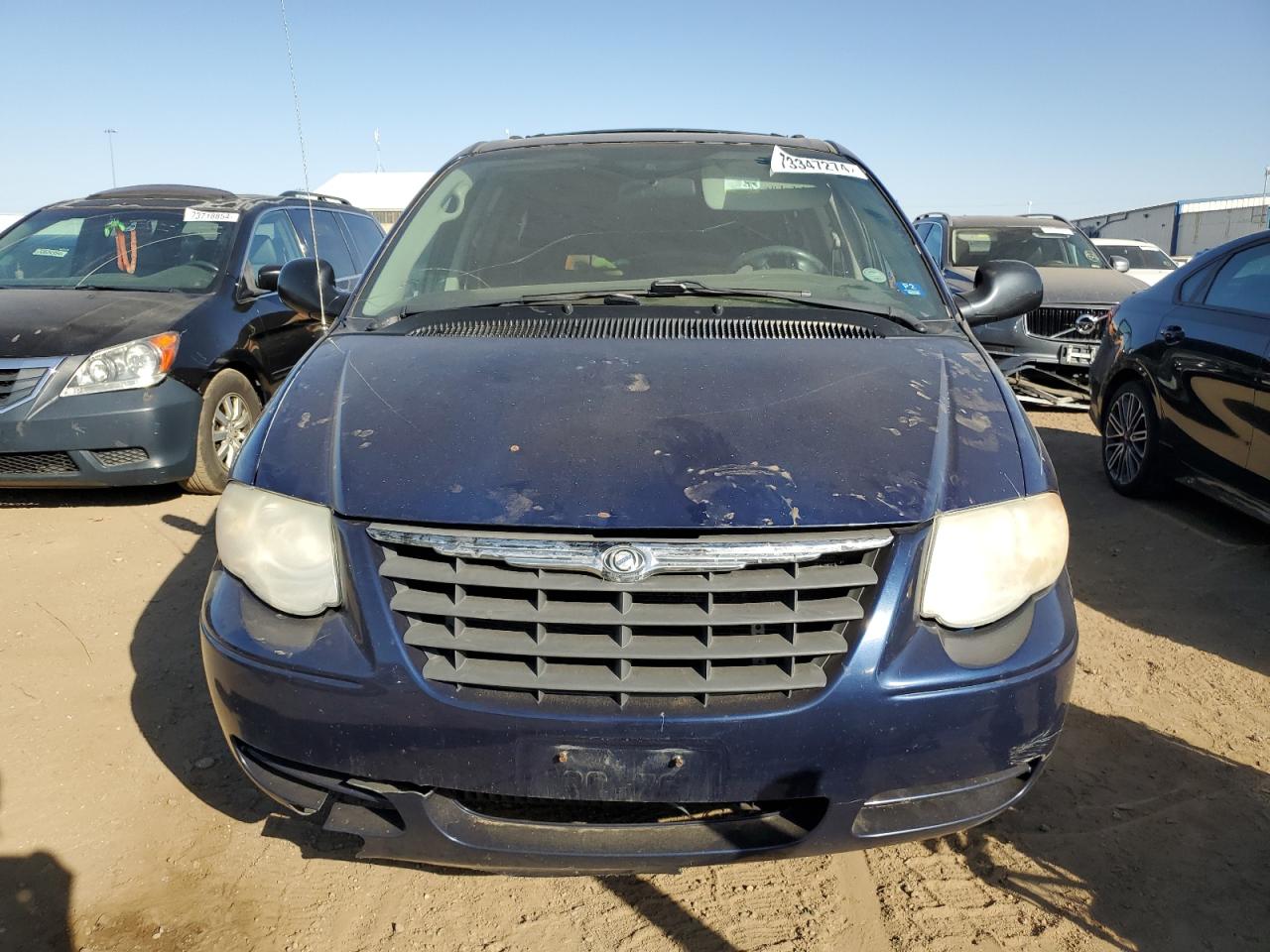 2006 Chrysler Town & Country - Image 5