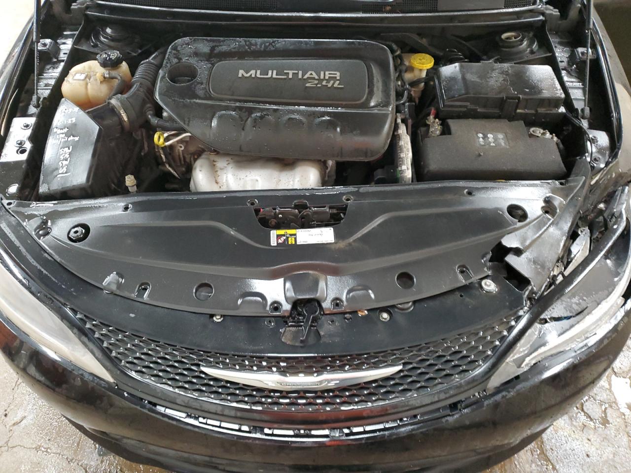 2015 Chrysler 200 - Image 11