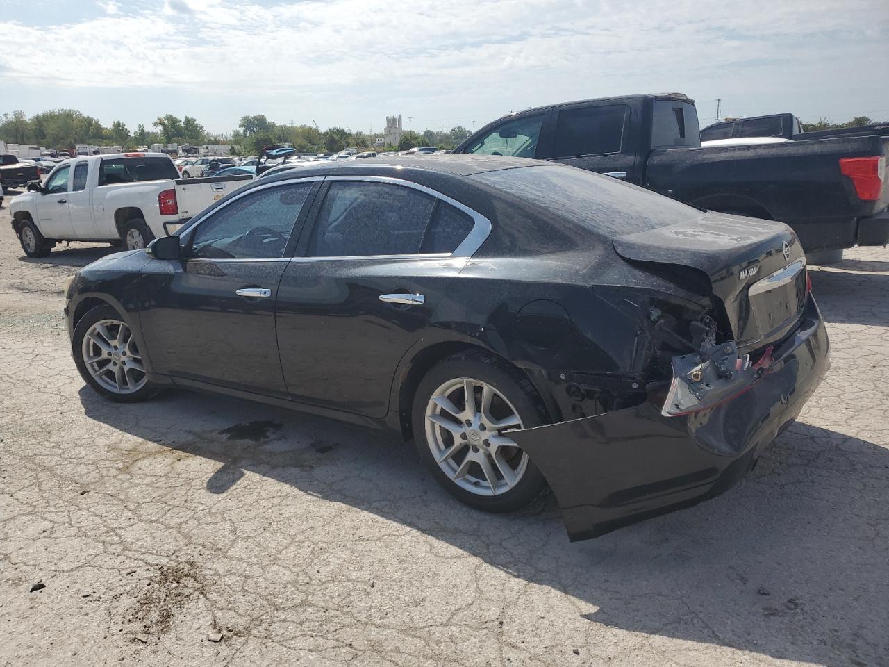 2009 Nissan Maxima - Image 2