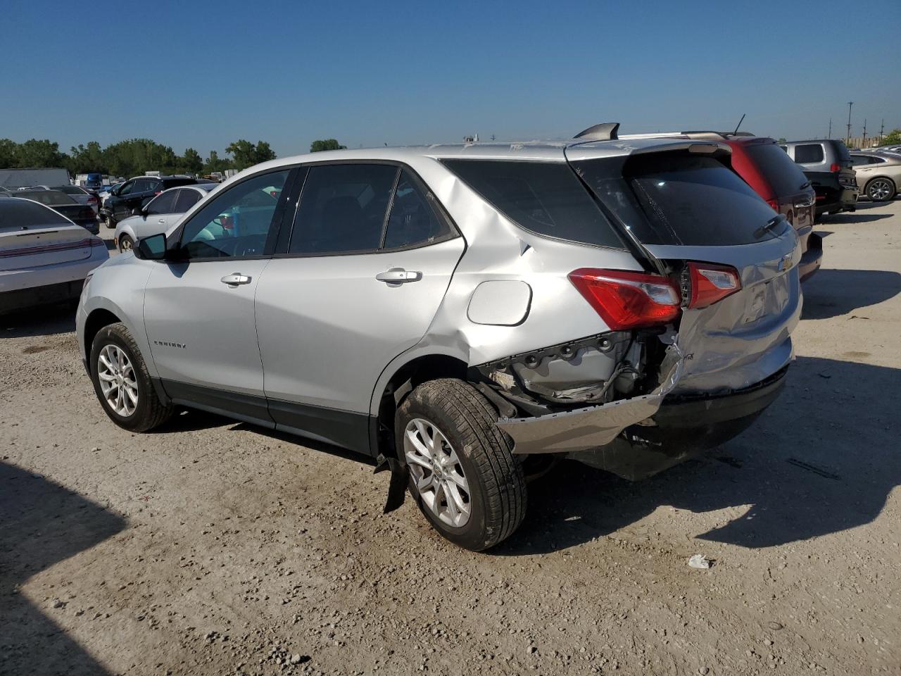 2GNAXSEV9K6245610 2019 CHEVROLET EQUINOX - Image 2