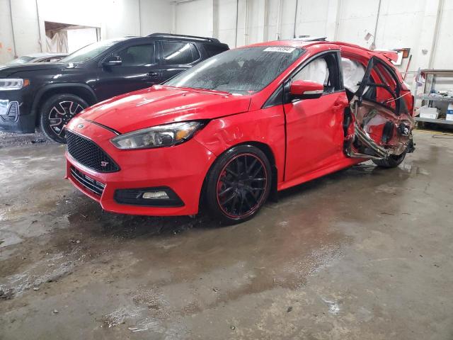  FORD FOCUS 2017 Красный