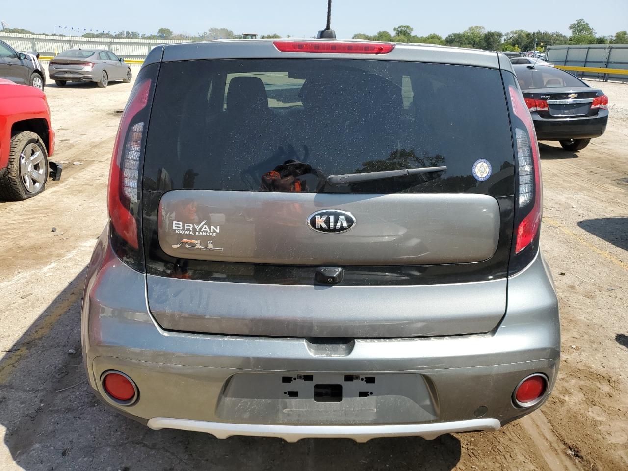 KNDJP3A51J7518848 2018 Kia Soul +